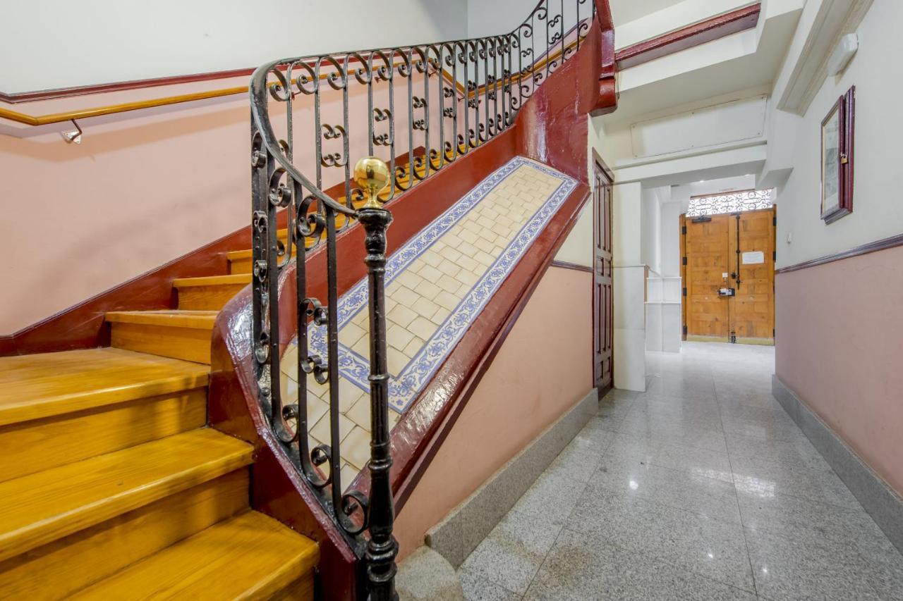 Nuevo Apt De 7 Pax En El Corazon De Malasana Madrid Bagian luar foto
