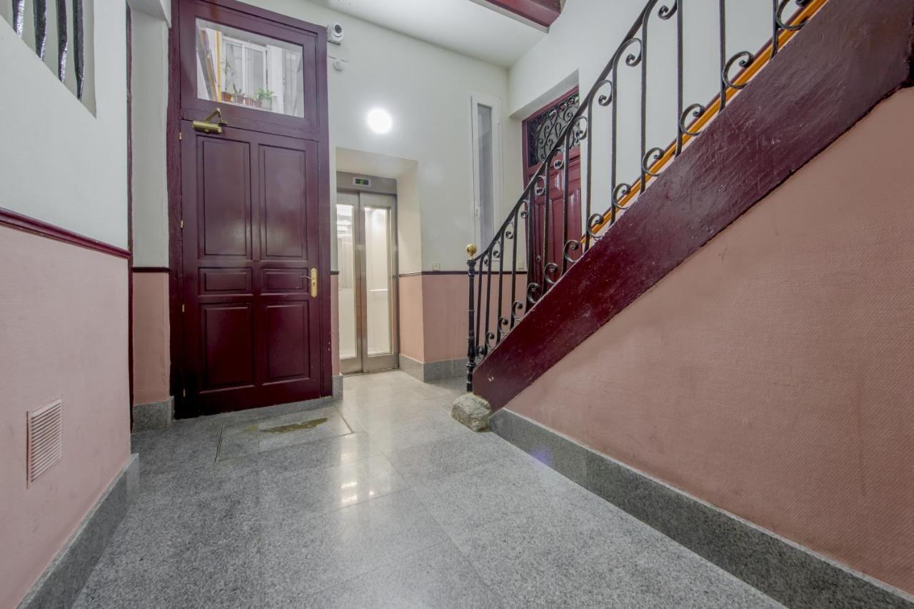 Nuevo Apt De 7 Pax En El Corazon De Malasana Madrid Bagian luar foto